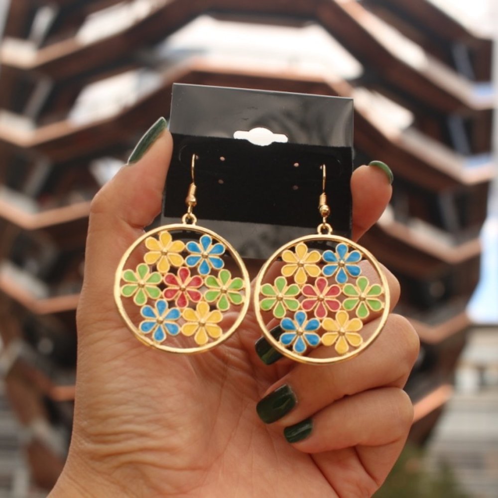New 18K Gold plated Colorful flower hoop earrings - Picture 5 of 8